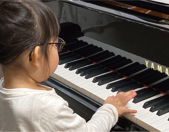 たかい音楽教室のコース概要・料金　育脳ピアノ教室　子ども　育脳ピアノコース ピアノdeクボタメソッド